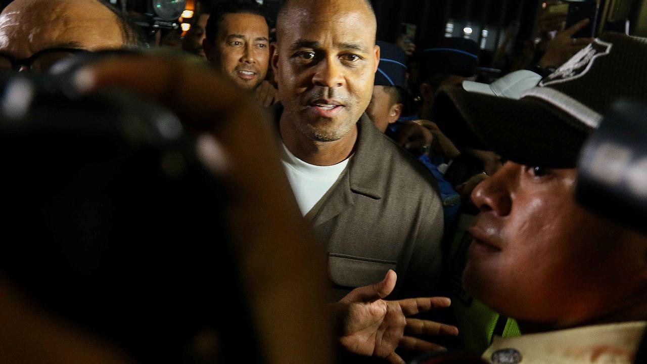 Foto: Momen Patrick Kluivert Tiba di Indonesia