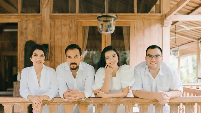 7 Potret Kompak Kebersamaan Raline Shah dengan Keluarga