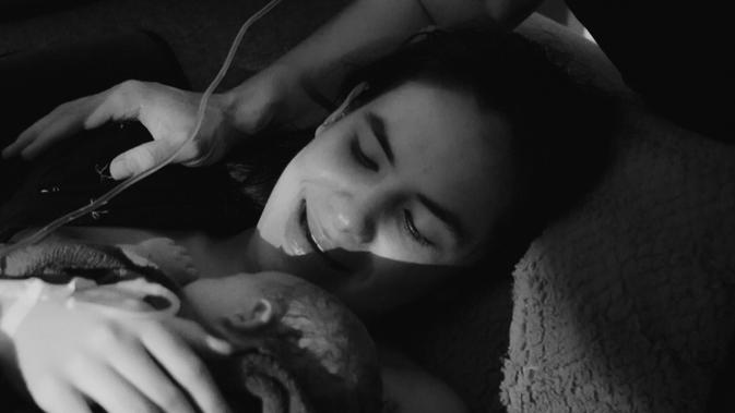 Deretan Potret Nino Fernandez dan Steffi Zamora, dari Masa Kehamilan hingga Jadi Orangtua