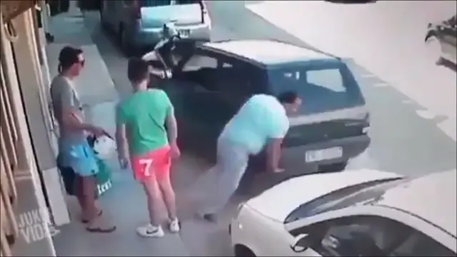 Aksi Geser Mobil