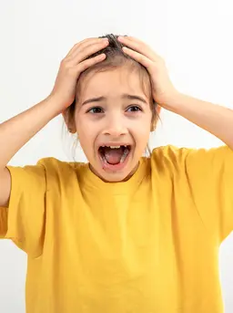 Tips efektif menghadapi anak yang tantrum di usia prasekolah. (foto: pvproductions/freepik)