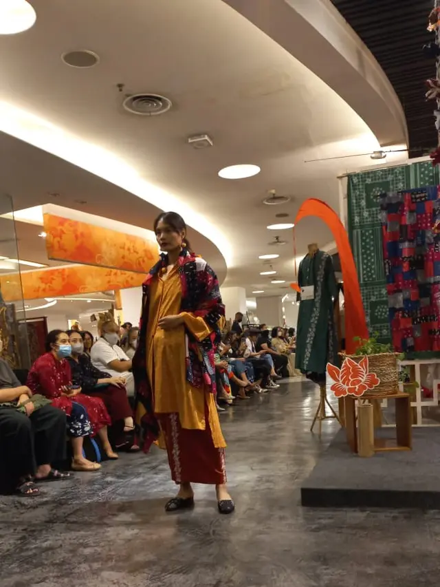 Sejauh Mata Memandang Garap Koleksi Khusus di Alun-Alun Indonesia