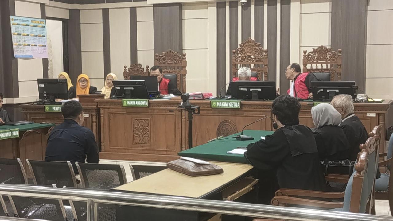 Tangis Bahagia Dicky Usai Divonis Bebas Kasus Korupsi Sritex