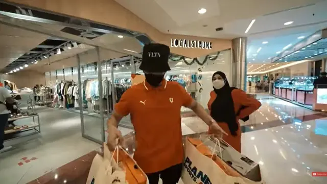 6 Momen Atta Halilintar Beri Kado Kellen Anak Krisdayanti Satu Truk Sepatu