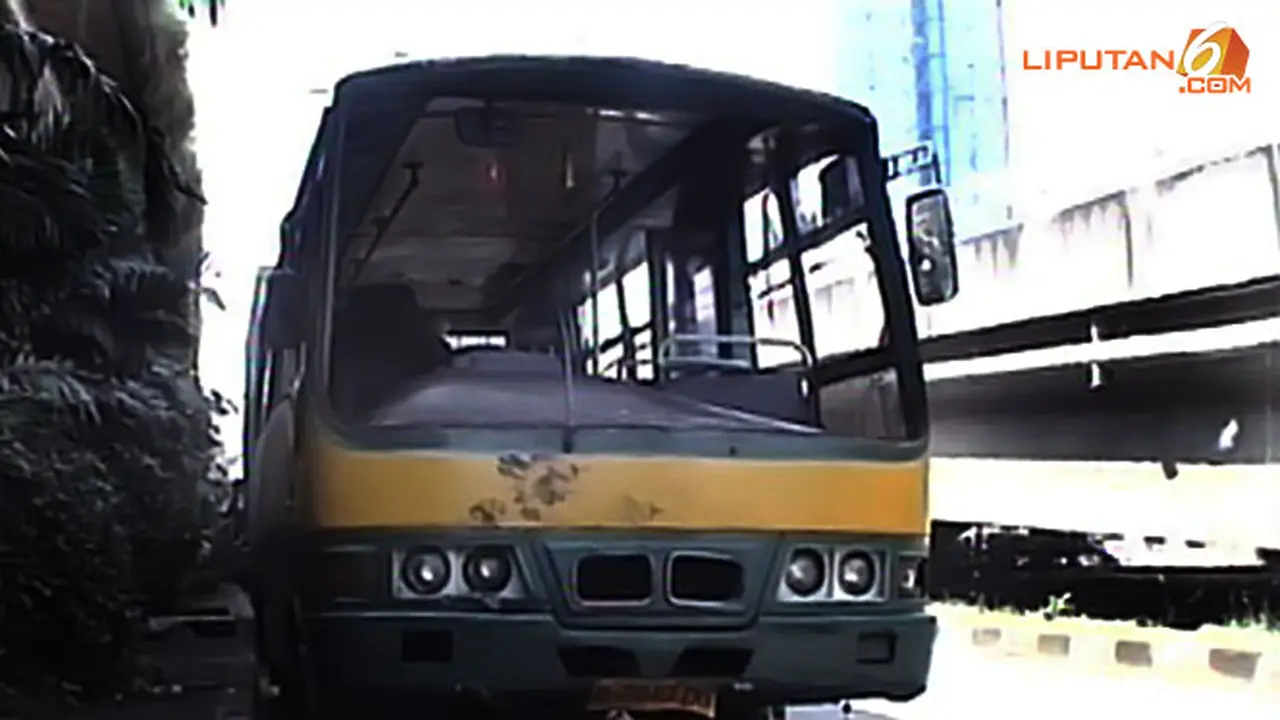 kowantas-tabrak-motor-130810b.jpg