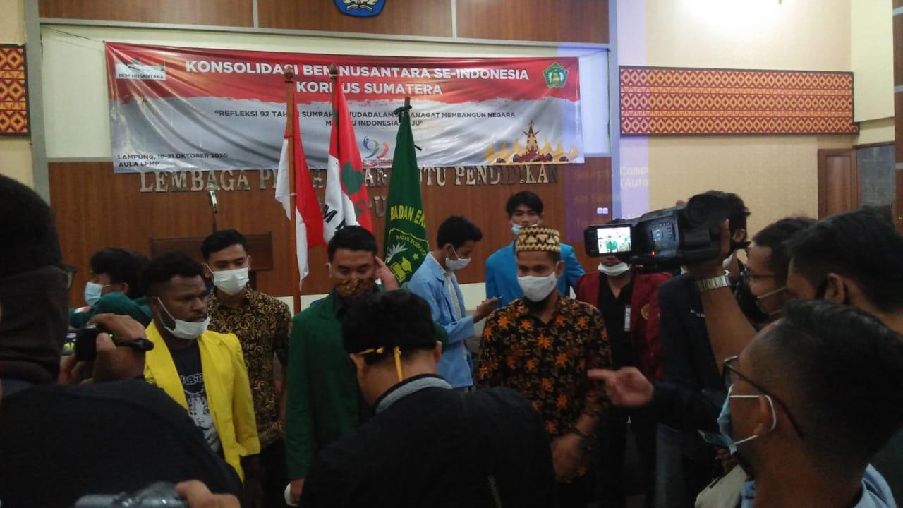 Badan Eksekutif Mahasiswa (BEM) Nusantara Sumatera se-Indonesia menggelar konsolidasi menjelang peringatan hari sumpah pemuda pada 28 Oktober 2020.