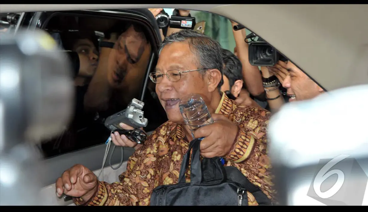 Darmin juga enggan berkomentar soal adanya kemungkinan pemerasan dalam kasus BCA yang menjerat Hadi, Jakarta, Senin (11/8/2014) (Liputan6.com/Panji Diksana)