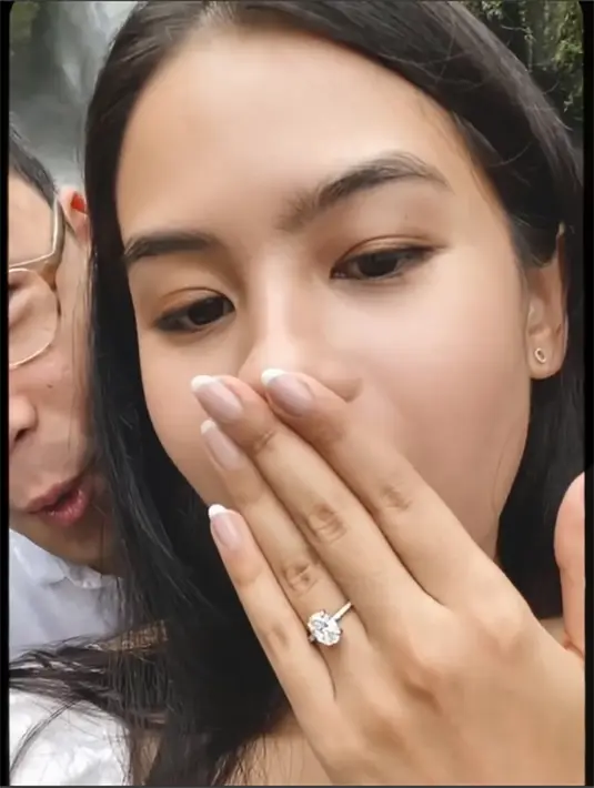 Maudy Ayunda dan Jesse Choi (Instagram/maudyayunda)