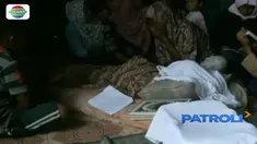 Kejadian berawal saat Dika bersama dua temannya, pada Jumat sore kemarin mencari keong. Tiba-tiba hujan deras disertai petir tanpa terduga menyambar ketiganya.