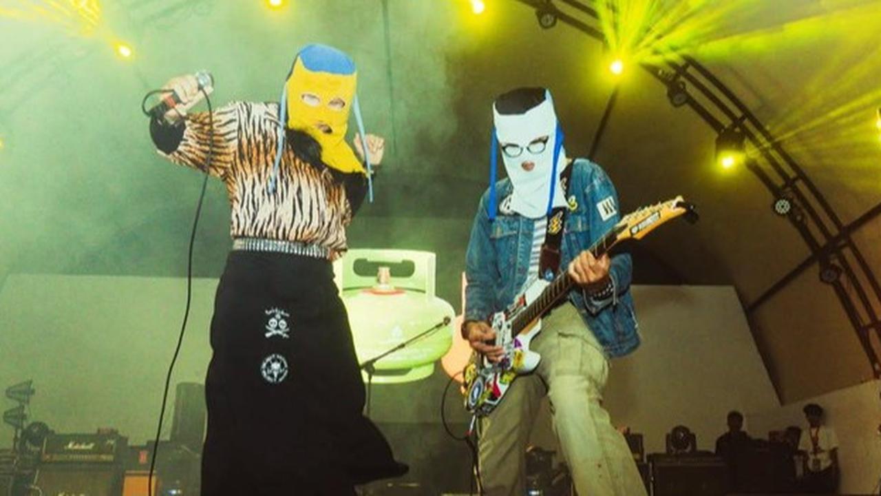6 Lagu Musisi Indonesia Berisi Kritik untuk Pemerintah dan Aparatur Negara yang Liriknya Nyelekit Abis