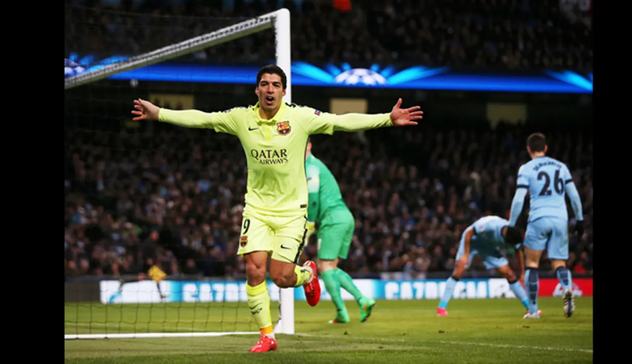 Penyerang Barcelona, Luis Suarez saat melakukan selebrasi usai mencetak gol ke gawang Manchester City di laga 16 besar Liga Champions di Stadion Etihad, Manchester, Inggris  (24/2/2015). Barcelona unggul 2-0 atas Man City.(Reuters/Lee Smith )