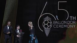 Messi unggul atas penyerang Bayern Munchen, Robert Lewandowski di peringkat kedua dan gelandang bertahan Chelsea, Jorginho di peringkat ketiga. (AP/Christophe Ena)