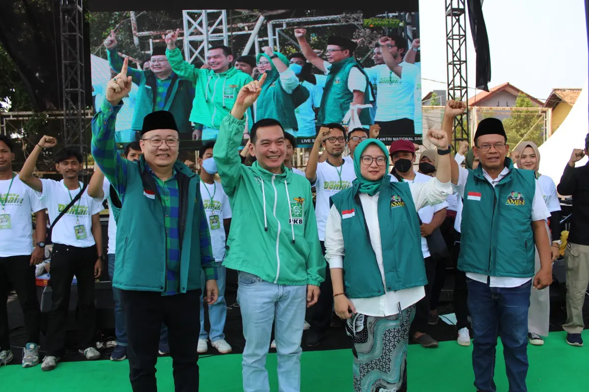 DOMAIN atau Dobrak Menangkan AMIN resmi menjadi sebuah organisasi relawan yang berkomitmen untuk memenangkan calon presiden Anies Baswedan dan Wakil Presiden Muhaimin Iskandar. Peresmian itu dilakukan di Lapangan Sukatani di Jagakarsa, Jakarta pada Sabtu