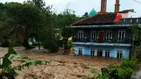 Banjir bandang menerjang Kecamatan Gununghalu dan Sindang Kerta, Kabupaten Bandung Barat, Jawa Barat. (Foto: Istimewa/BNPB)