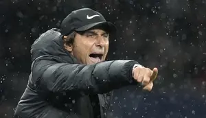 Manchester United Pertimbangkan Antonio Conte, Tekanan ke Michael Carrick Meningkat