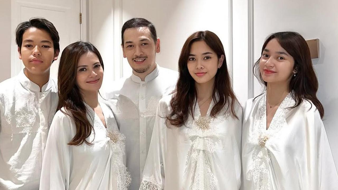 Cut Tari dan Richard Kevin Kompak Makan Malam Bareng Anak, Tampil Kompak Bikin Banjir Visual