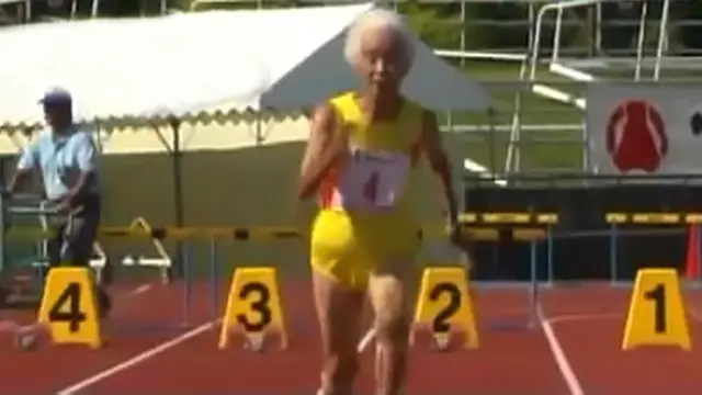 Hebat! Nenek Mitsu Kalahkan Pemuda di Lomba Lari