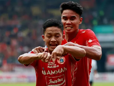 Pemain Persija Jakarta, Rio Fahmi melakukan selebrasi setelah mencetak gol ke gawang Rans Nusantara FC pada pekan ke-22 BRI Liga 1 2022/23 di Stadion Patriot Candrabhaga, Bekasi, Jumat (3/2/2023).  Persija Jakarta memetik kemenangan di pekan ke-22 BRI Liga 1 2022/23. (Bola.com/M Iqbal Ichsan)