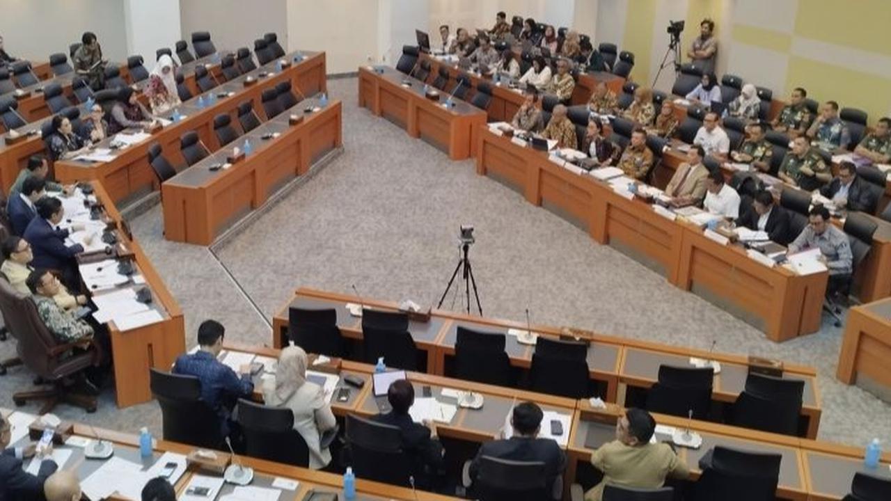 Jawab Kritik, Ini Alasan DPR Rapat RUU TNI di Hotel Mewah