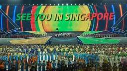 Ribuan penari menyemarakkan Upacara Penutupan SEA Games Ke-27 di Stadion Wunna Theikdi, Naypyitaw, Myanmar, Minggu (22/12/13) (Antara Foto/Prasetyo Utomo). 