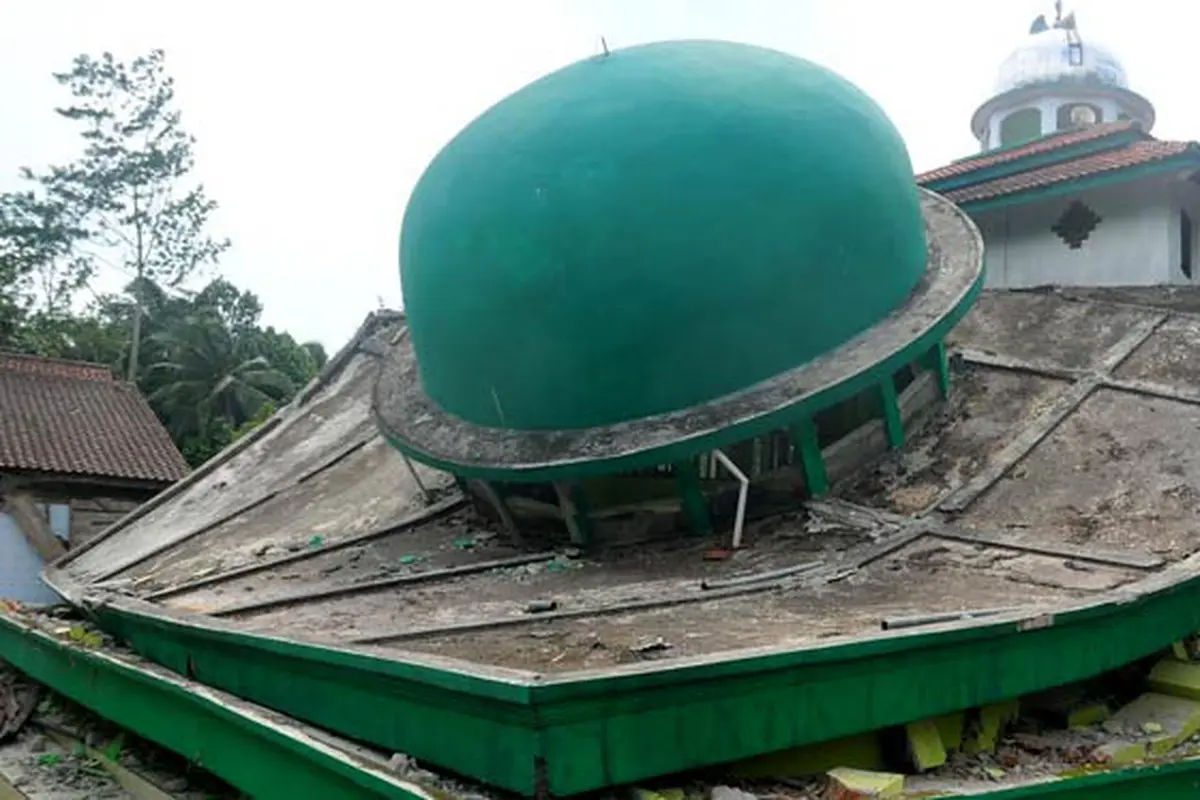 masjid-gempa-140125c.jpg