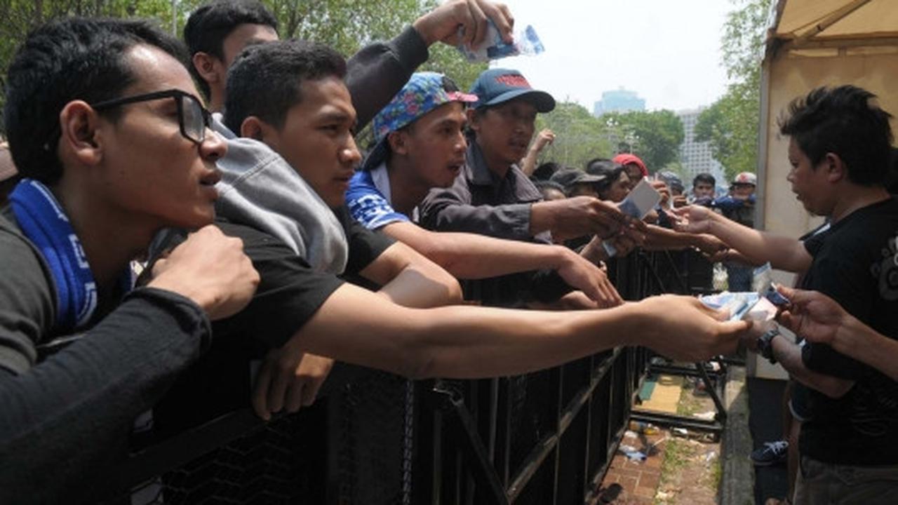 Ribuan Bobotoh mulai berdatangan di Gelora Bung Karno