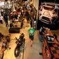 Suasana showroom PT Mabua Motor Indonesia di kawasan Pondok Pinang, Jakarta, Kamis (11/2/2016). Meski menghentikan keagenan, PT Mabua Motor Indonesia berkomitmen tetap memberikan layanan purna jual, suku cadang, dll. (Liputan6.com/Helmi Fithriansyah)