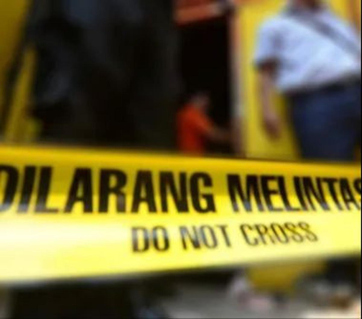 "Dugaannya karena kesal kalah melulu main judi slot ditambah anaknya sedang dirawat di rumah sakit," kata Ibnu Holdon.