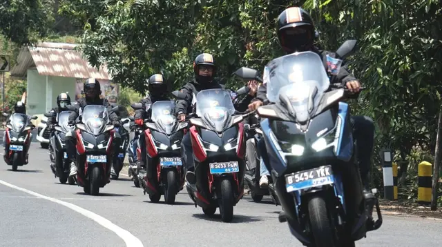 Motor Listrik Ini Tempuh Bromo ke Madura Cuma Sekali Ngecas