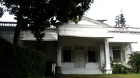 Sambut Hari dengan Wisata Sejarah di Jalan Wastukencana Bandung
