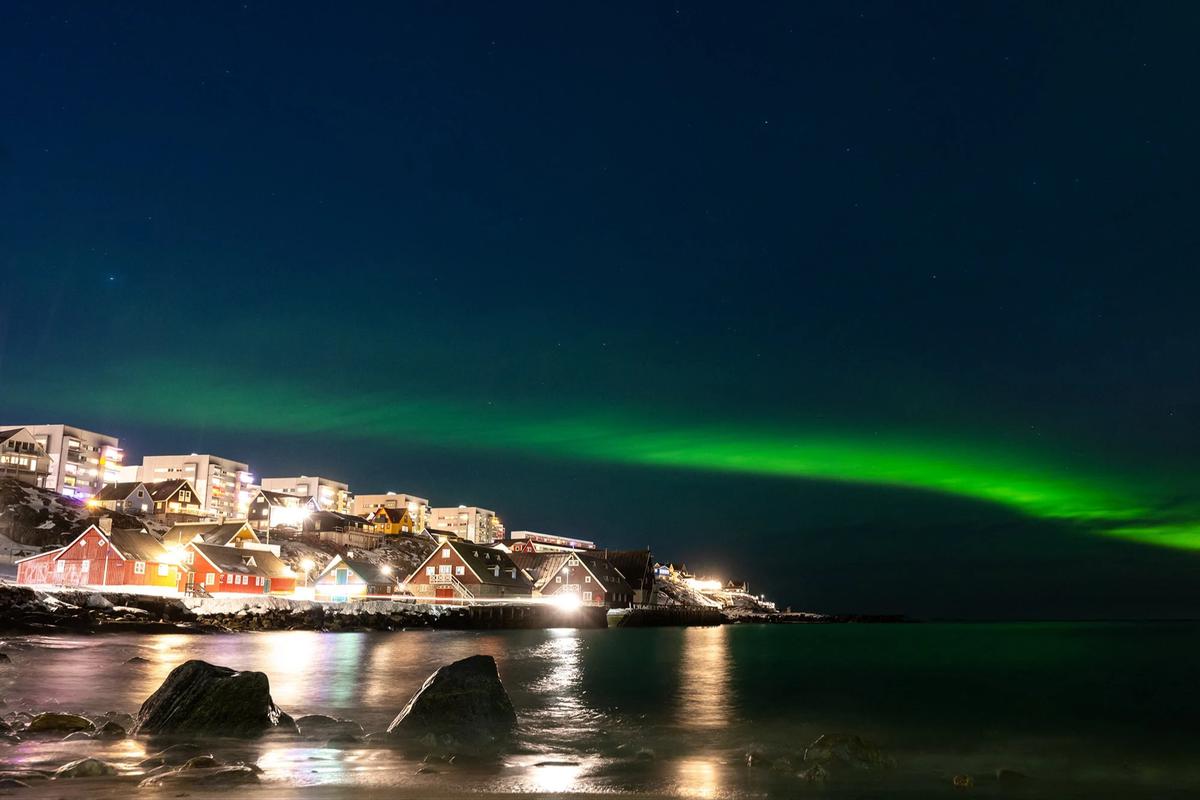 FOTO: Keindahan Menakjubkan Aurora Borealis di Langit Greenland
