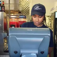 Sasha Obama bekerja di restoran ketika liburan musim panas. (Christopher Evans/AP)
