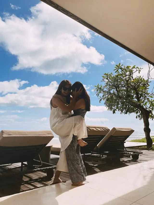 6 Momen Seru Liburan Enzy Storia dan Jessica Mila Agnesia di Bali