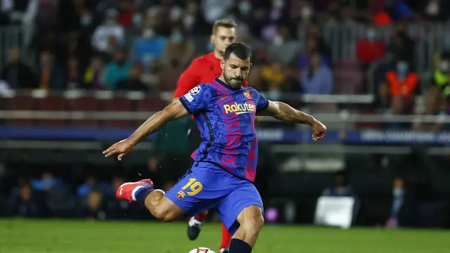 Pique Cetak Gol, Barcelona Taklukkan Dynamo Kyiv di Liga Champions