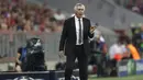 Pelatih Bayern Munchen, Carlo Ancelotti terus memberikan semangat kepada pasukan Die Roten saat melawan FK Rostov pada laga grup D Liga Champions di Allianz Arena, Munich, Jerman, (14/9/2016) dini hari WIB. (AP Photo/Matthias Schrader)