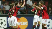 Kaka dan Paolo Maldini (AFP/PACO SERINELLI)