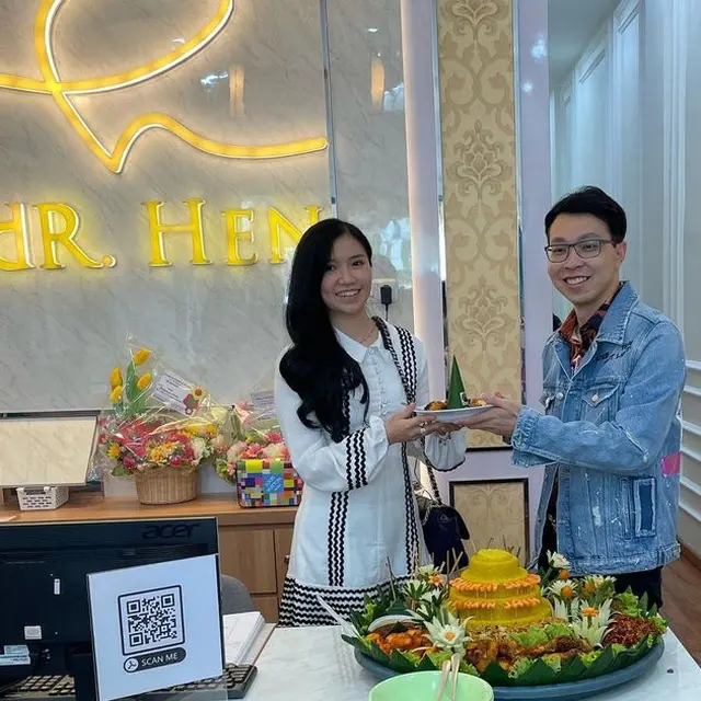 6 Potret Reni Effendi Istri dr Richard Lee, Sama-sama Dikenal Dokter Kecantikan