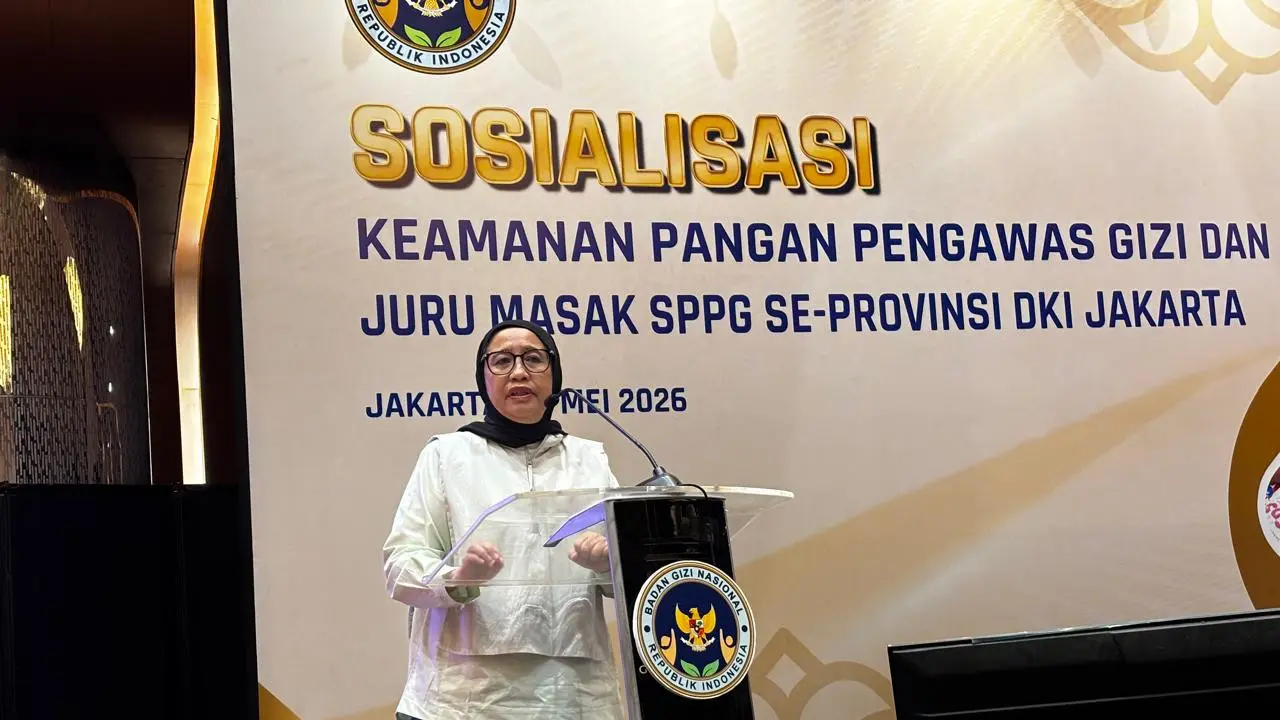 Wakil Kepala BGN bidang Komunikasi Publik dan Investigasi Nanik Sudaryati Deyang dalam acara Sosialisasi Keamanan Pangan untuk Pengawas Gizi dan Jurutama Masak SPPG se Provinsi DKI Jakarta.
