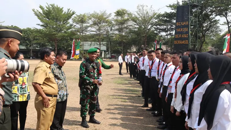 Pelatihan Dasar (Latsar) Calon Pegawai Negeri Sipil (CPNS) bagi Purna Praja IPDN Angkatan XXIX Gelombang II Tahun 2023 di Resimen Induk Kodam Jayakarta (Rindam Jaya), Jakarta, Kamis (19/10/2023). (Istimewa)