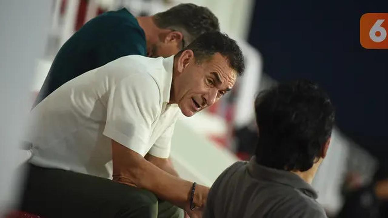 Gerald Vanenburg Singgah ke Malang, Sosok Gelandang Muda Arema ini Langsung jadi Perhatian