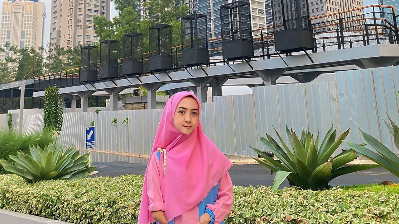 Potret Cantik Niatus Sholihah yang Viral karena Tawaran Raffi Ahmad Jadi Staf Utusan Presiden