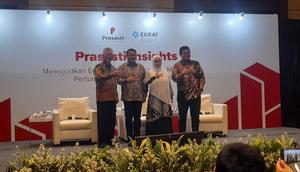 pemerintah mendorong penguatan kelembagaan ekonomi kreatif di daerah salah satunya dengan mendorong pembentukan dinas ekonomi kreatif di kabupaten dan kota. Dari total 514 kabupaten/kota di Indonesia, pemerintah menargetkan sekitar 20 persen daerah telah memiliki dinas ekonomi kreatif pada tahun depan.