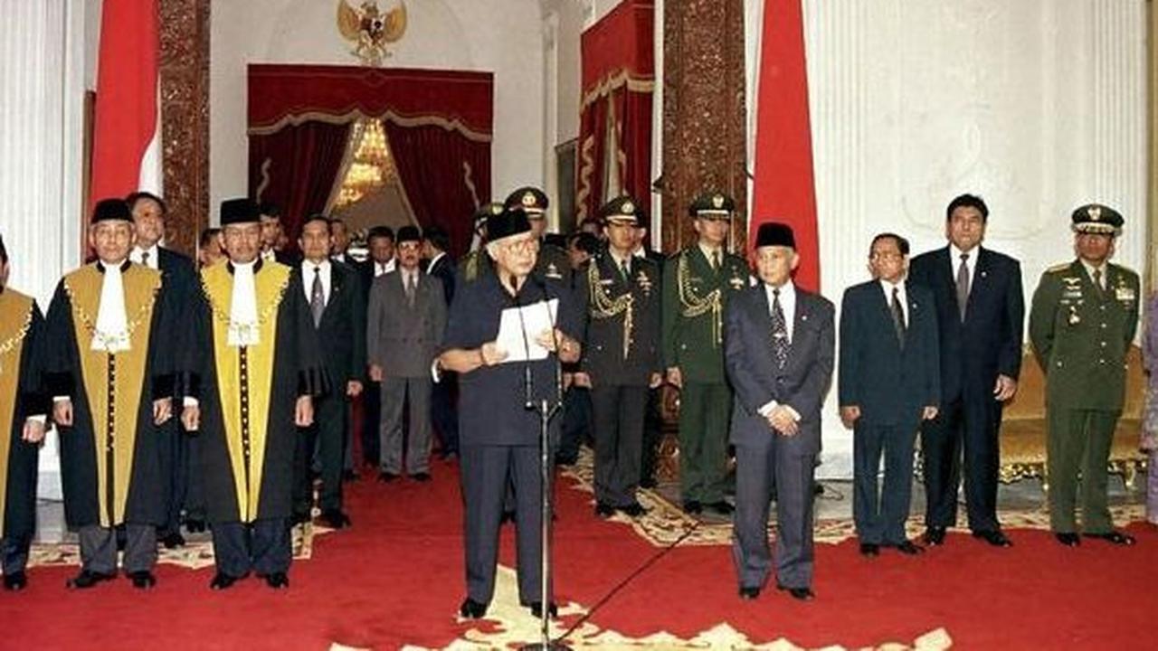 Momen Soeharto Tinggalkan Istana