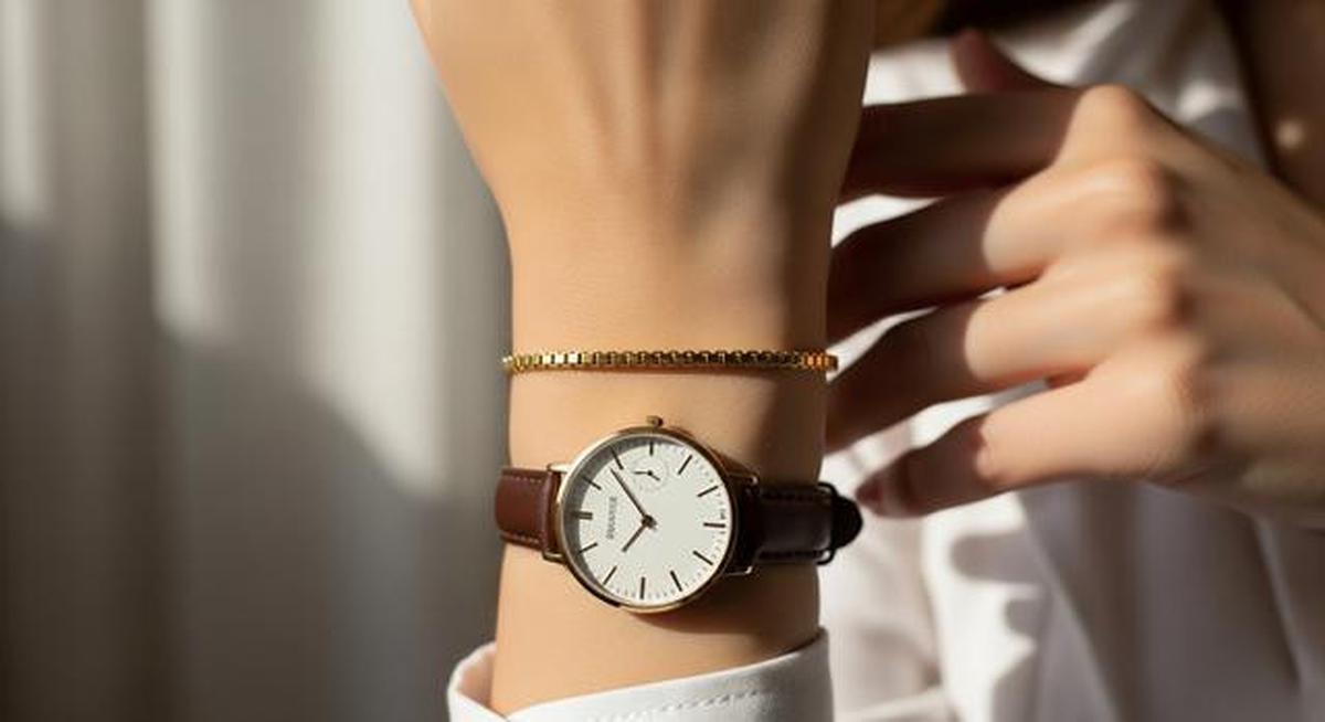 Gelang Rantai Apa yang Cocok Dipadukan dengan Jam Tangan? Ini 8 Rekomendasi Modelnya di 2025