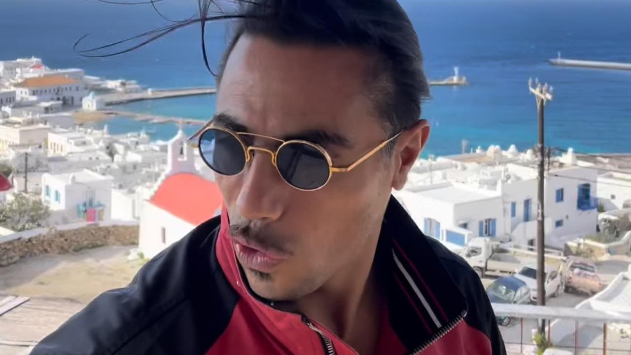 Salt Bae koki terkenal asal Turki saat berada di salah satu restorannya