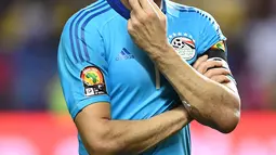 Ekspresi Kiper Mesir Essam El-Hadary usai Mesir kalah 2-1 oleh Kamerun di Final Piala Afrika 2017 di Stade de l'Amitie Sino-Gabonaise pada 5 Februari 2017. (AFP PHOTO / GABRIEL Bouys)