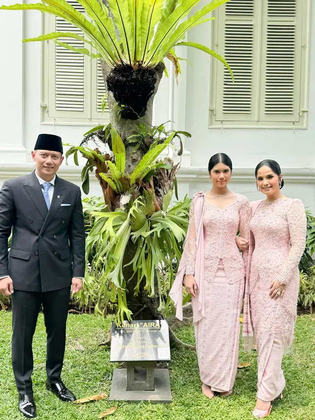6 Potret Almira Yudhoyono Tengok Pohon 'Kenari Aira' di Istana Negara, Ditanam Ani Yudhoyono