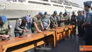 Citizen6, Tanjung Priok: Inspektorat Kolinlamil melaksanakan uji petik perorangan bongkar pasang senjata di satuan kerja Denmako Kolinlamil, bertempat di Lapangan Apel Mako Kolinlamil, Tanjung Priok, Rabu (12/9). (Pengirim: Dispenkolinlamil)