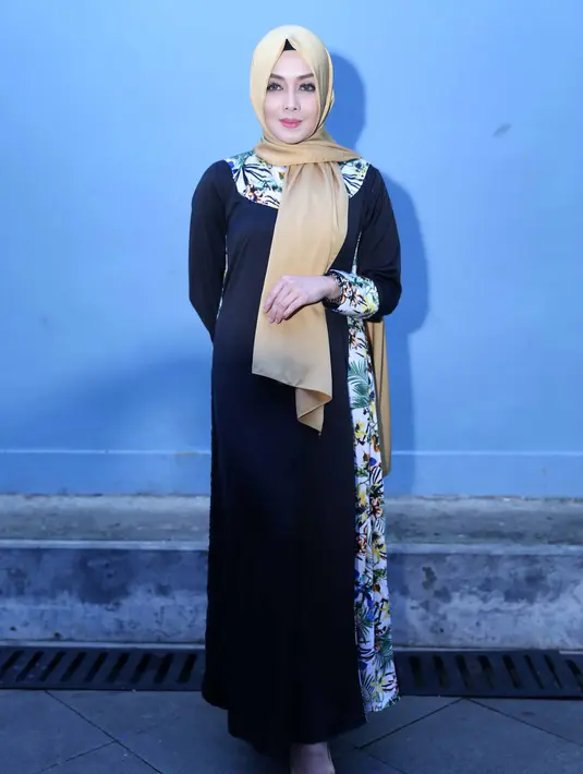 "Sekarang di fase membenahi jiwa aku, supaya nggak lose. Tenangkan jiwa buat terima semuanya," pungkas Terry Putri. (Nurwahyunan/Bintang.com)