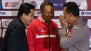 Ketua Umum PSSI Erick Thohir (kiri), Kapolri Jendral Listyo Sigit Prabowo (tengah) dan Menpora Zainudin Amali (kanan) usai memberikan konferensi pers tentang penegakan hukum match fixing di Media Center Stadion Utama Gelora Bung Karno Jakarta, Minggu (19/2/2023). Pemerintah mempersiapkan Satgas Antimafia Bola untuk mengawal kebijakan menghadapi kejuaraan tingkat nasional dan internasional. (Liputan6.com/Herman Zakharia)
